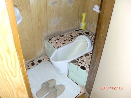 玄関・トイレ改修工事　施工前